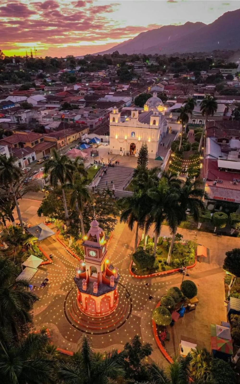 La Casa De Mamapan Hotel Colonial Ahuachapán Εξωτερικό φωτογραφία